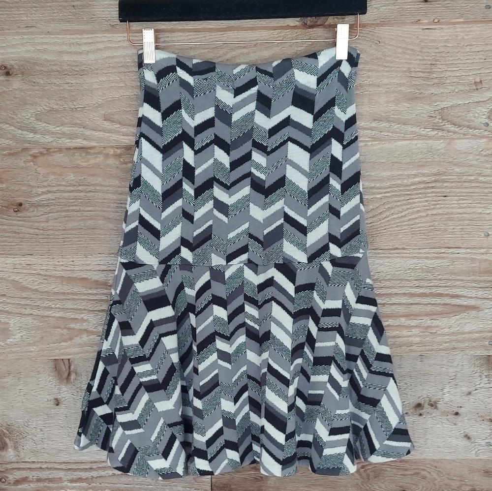 Moth Gray Sweater Knit Geometric Skirt Size XSmall NWT - Picture 2 of 5